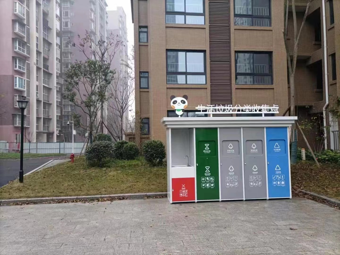 成都小區分類垃圾箱.jpg